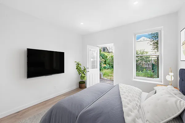 Rented by Native Real Estate LLC | media 15