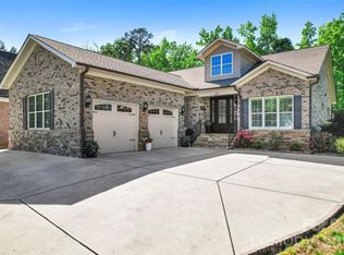 8010 Frances Haven Dr, Harrisburg, NC 28075