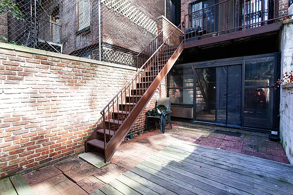 Rented by Cayenne Realty Group | media 14