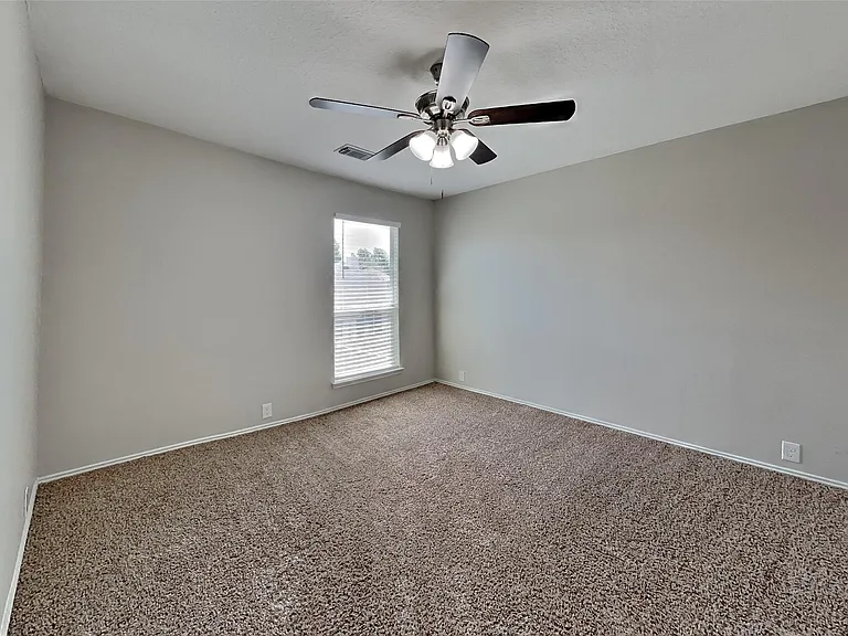 18706 Woodglen Shadows Dr — Photo 23
