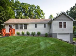 37 Jacqueline St, New Windsor, NY 12553