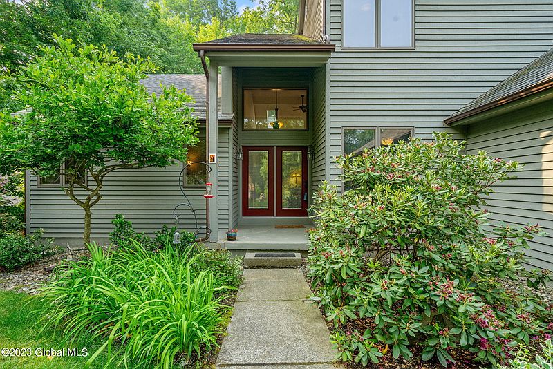 4th image of 4 Newport Drive
