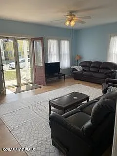 3 Bath Ave — Photo 8
