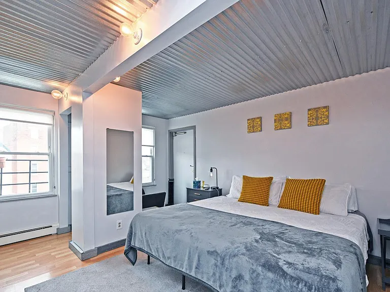 118 E Liberty St #C — Photo 16