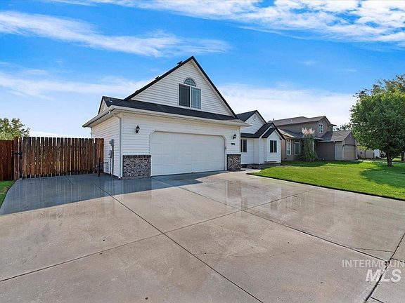 3rd image of 3836 E Clear Springs Dr