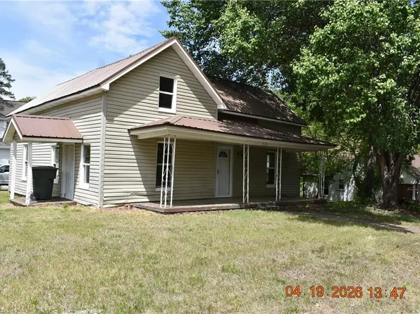 939 Galloway St, Eden, NC 27288