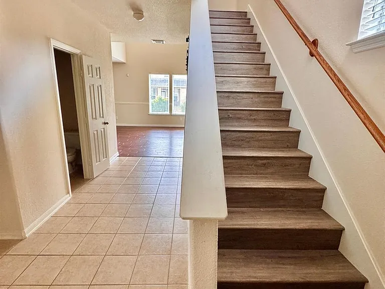 3947 Calgary Cir — Photo 5