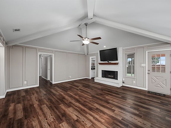 5th image of 2029 Normandy Dr