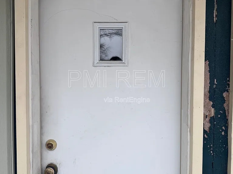 472 Sumner St #3 — Photo 2
