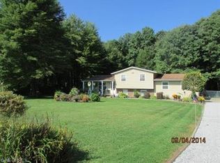 5325 Beechwood Rd, Ravenna, OH 44266