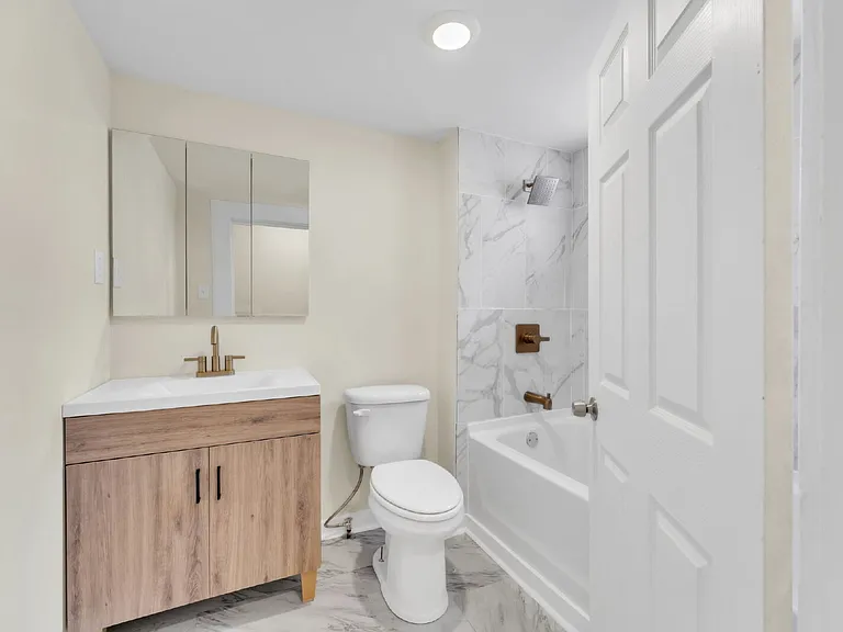 4 Walnut St #A — Photo 15