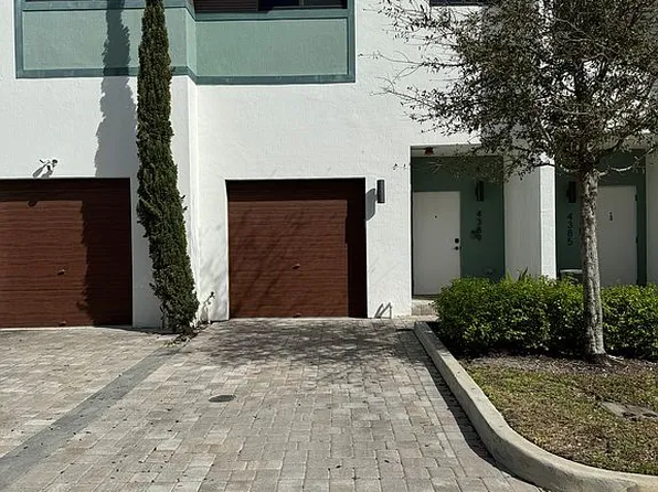 4389 NW 9th St, Plantation, FL 33317