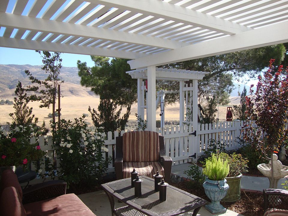 Gorgeous outdoor living area