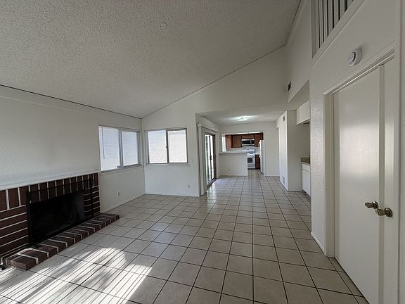 4th image of 1594 Christopher Ln