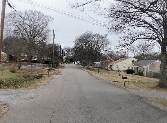 5th image of 645 Carmel Ave