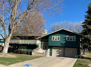 1103 W 31st St, Kearney, NE 68845