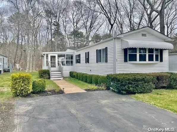 96 Spruce Street, East Quogue, NY 11942