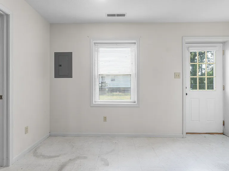 286 Thompsonville Ln #103 — Photo 4