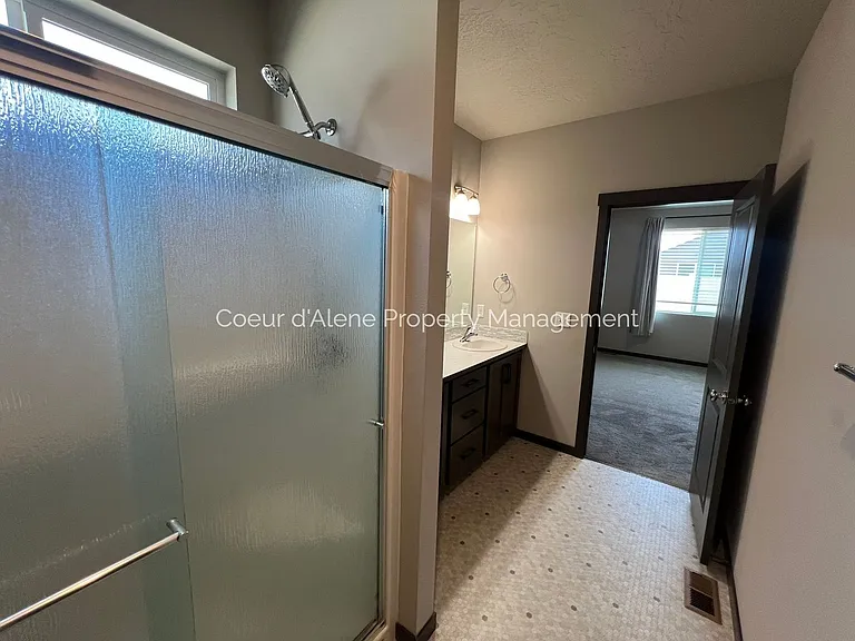 246 N Olivewood Ln — Photo 17