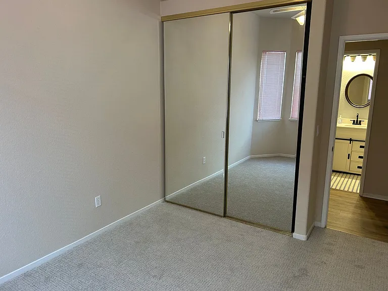 580 Creekwood Ct — Photo 11