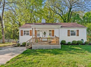 25 Outer Dr, Oak Ridge, TN 37830
