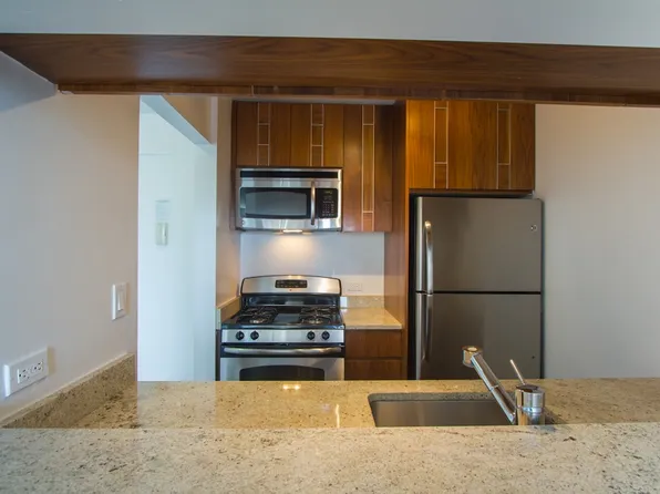 200 East 82nd Street image 7 of 8