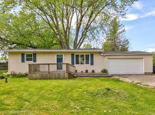 4099 Independence Dr, Flint, MI 48506