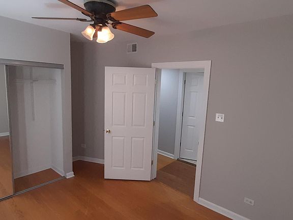 3rd image of 3536 W Belmont Ave #2S