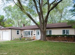 1352 E Palatine Rd, Palatine, IL 60074