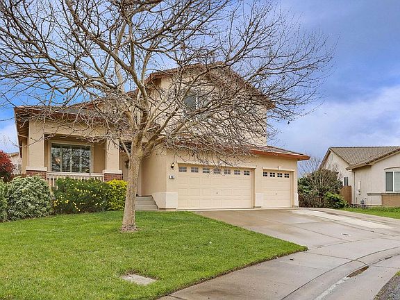 3rd image of 953 Holmisdale Way