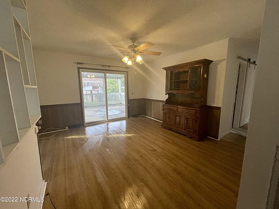 4th image of 4905 Berry Dr