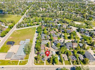 4528 S 26th Ave SW, Calgary, AB T3E 0P9