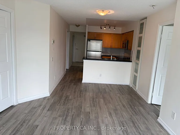 30 Harrison Garden Blvd #1906 — Photo 11