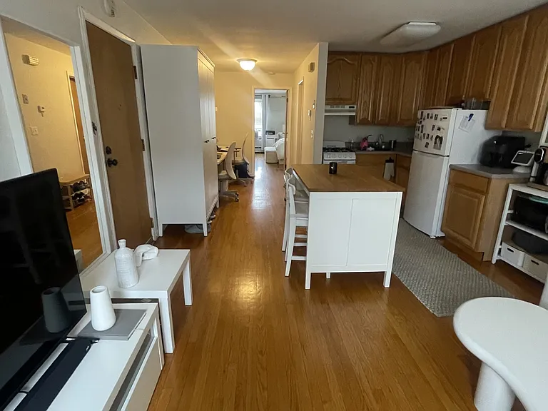722 Washington St #4 — Photo 2