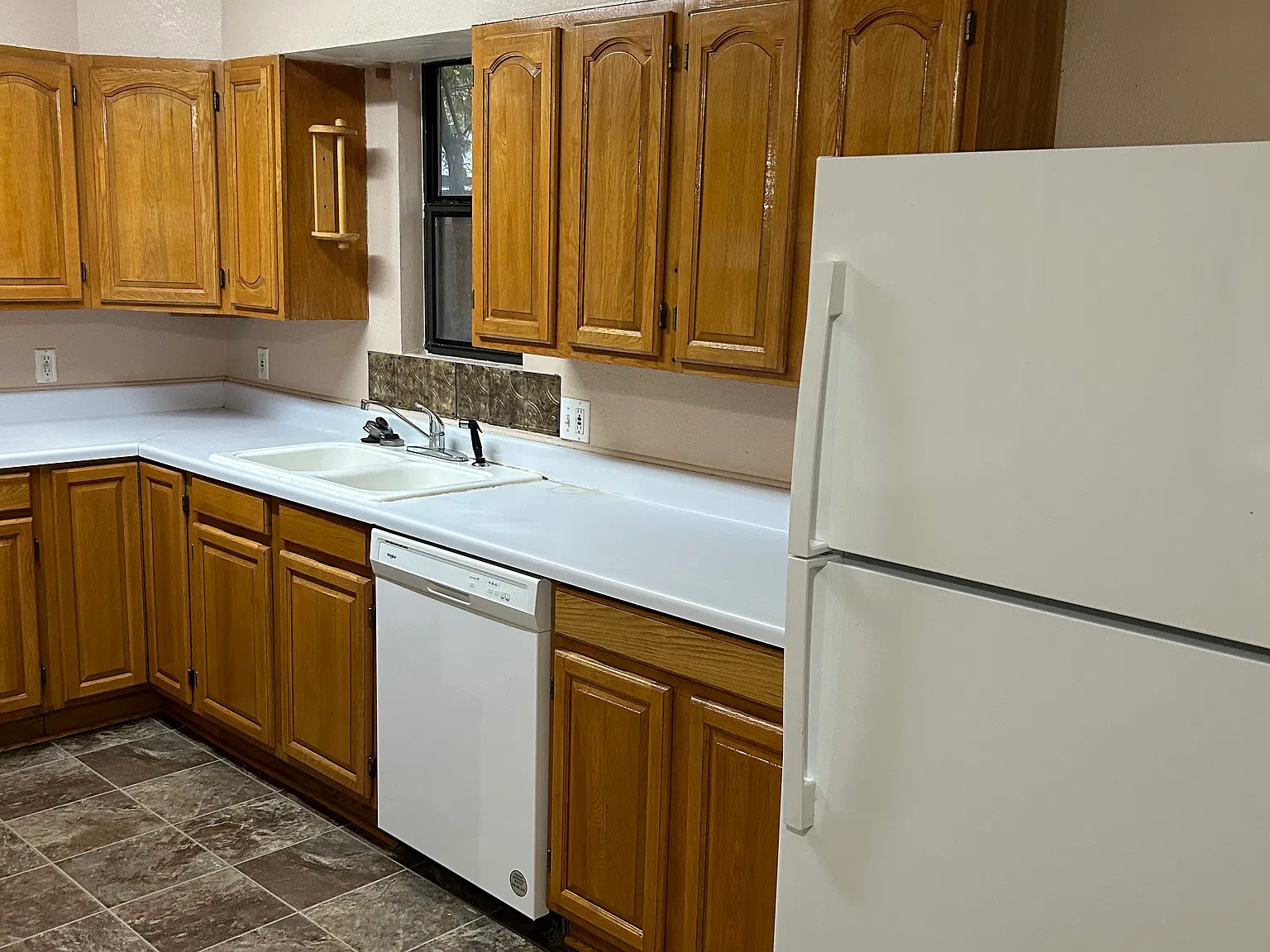 3 bed, 1200 sqft, $1,400 — Photo 3