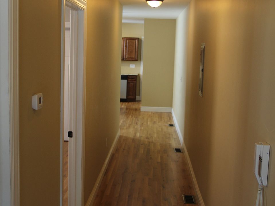 Hallway to Kitchen_08302023