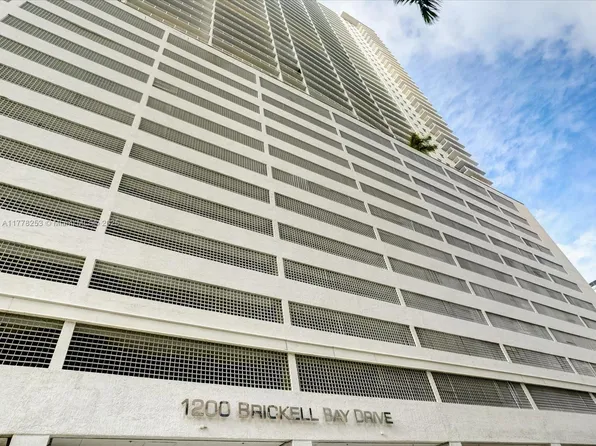 1200 Brickell Bay Dr APT 2314, Miami, FL 33131