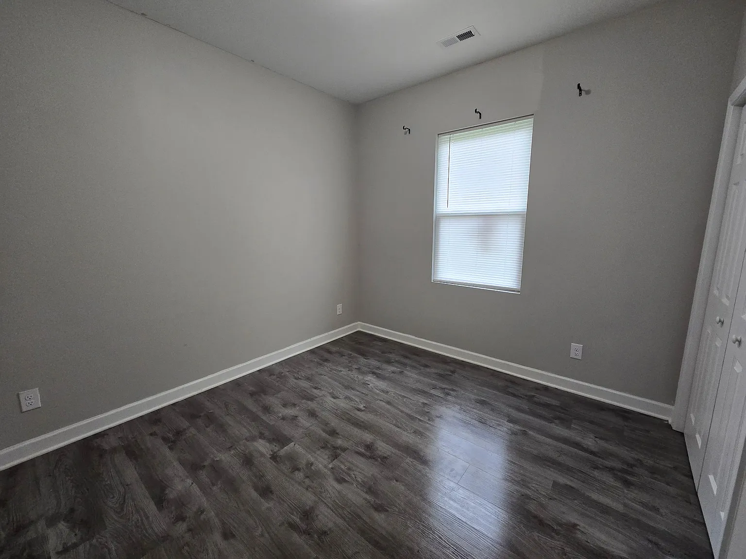 2 bed, 1054 sqft, $1,700 — Photo 4