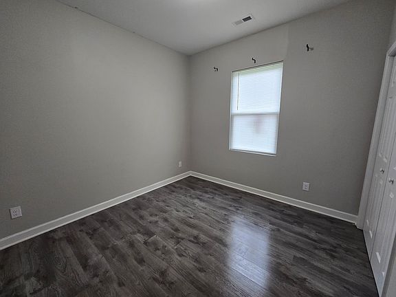 4th image of 424 Queens Rd