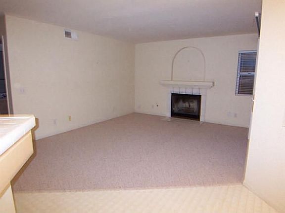 4th image of 267 Royal Glen Dr