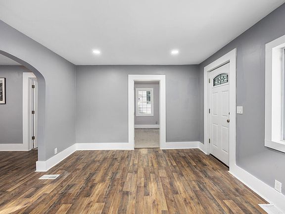5th image of 1348 Walker Ave NW
