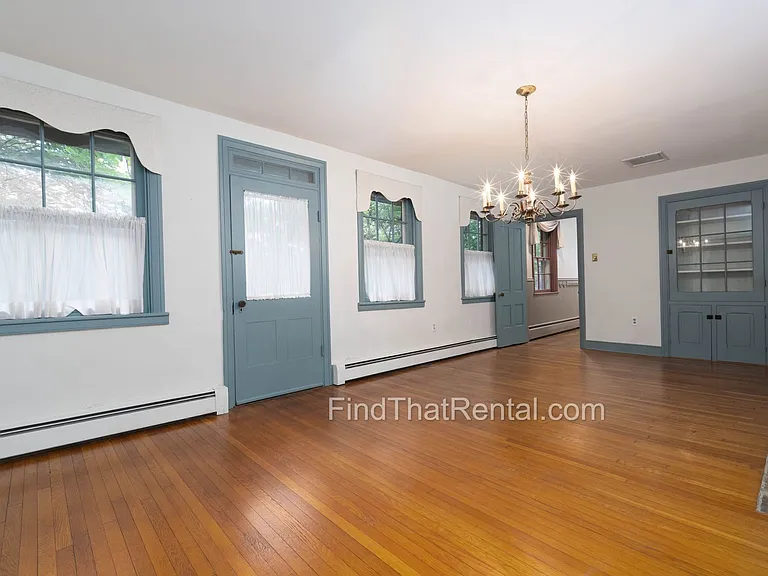 136 W Pomfret St — Photo 20