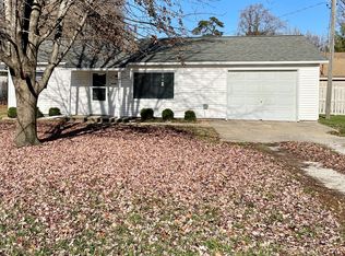 204 Piper Ln #B, Pittsfield, IL 62363