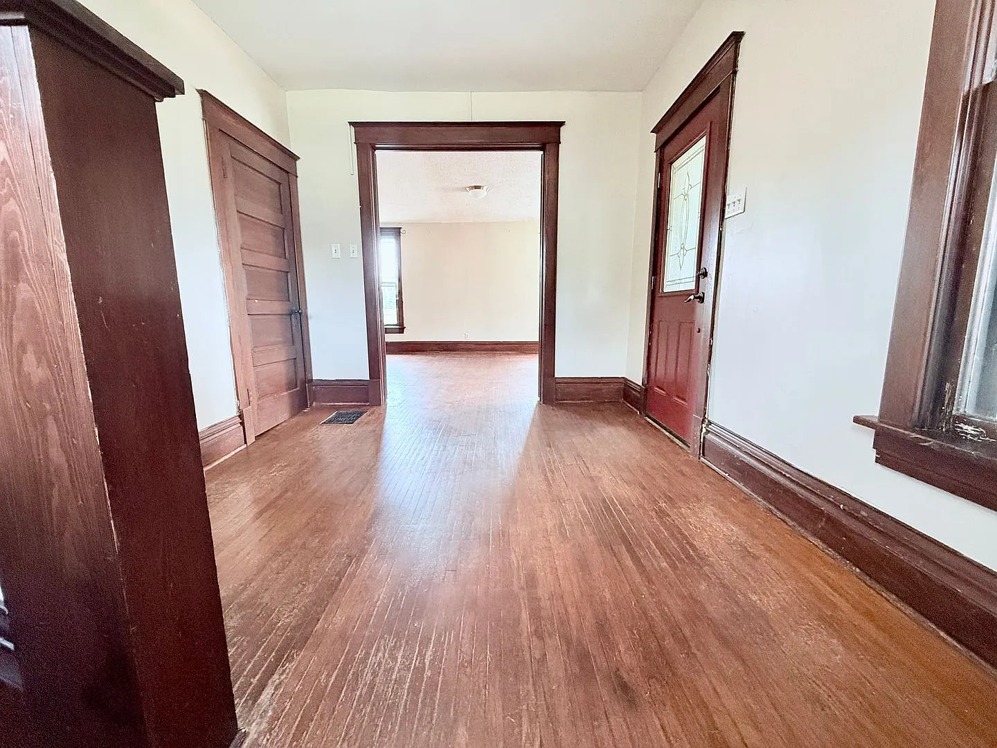 3-Bed House in Downtown Cedar Falls — Photo 3