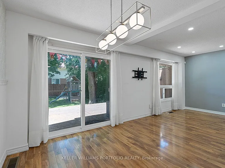 24 Ulysses Pl — Photo 16