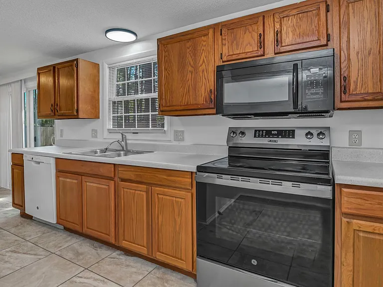 220 N Donar Dr — Photo 14