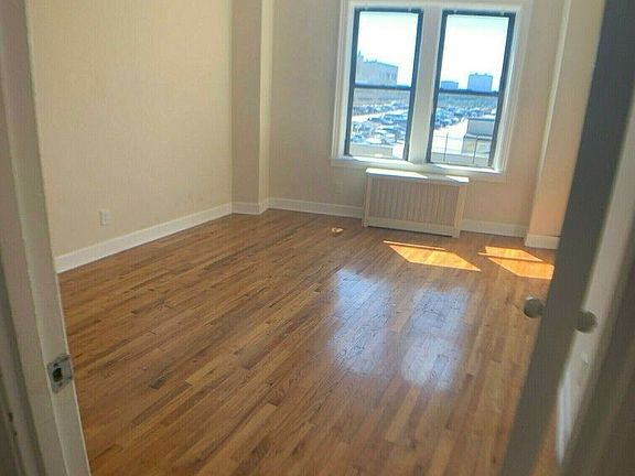 5th image of 128 Fort Washington Ave APT 7C
