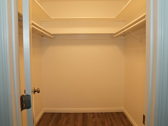 4th image of 1817 W St APT 3