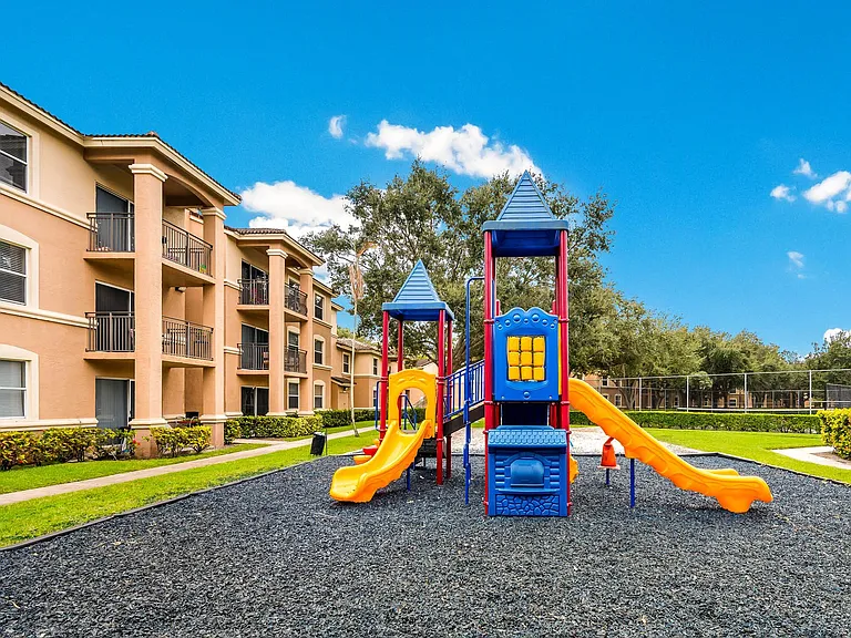 Pembroke Pines Landings Apartments — Photo 41