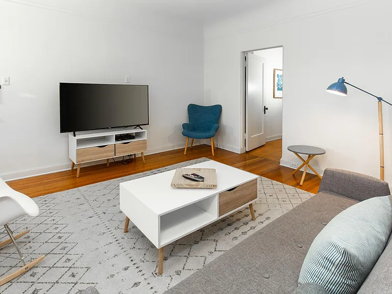 The Hillcrest — Photo 10